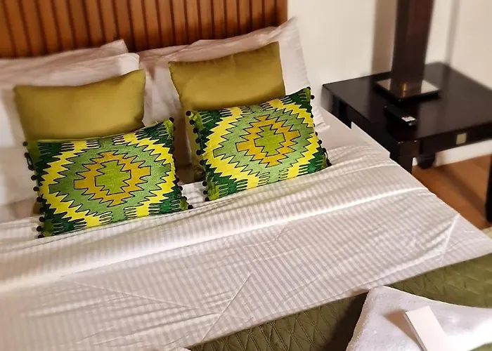 Oyo 1175 Casa Ana Hotel Manila